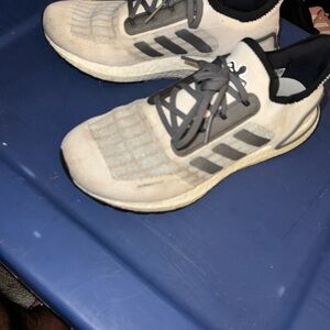 adidas Gray and Black Athletic Shoes with Breathable Upper and Cushioned Sole